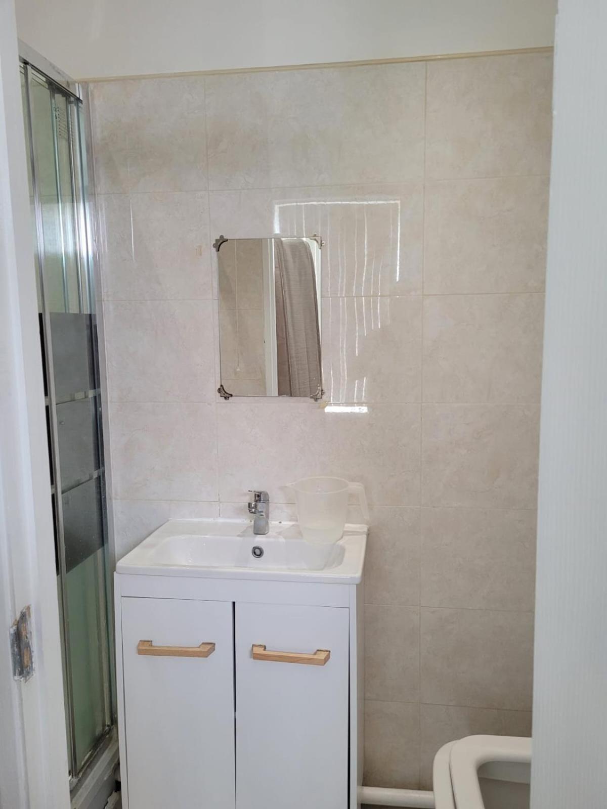 Nice Single Bedroom Near Qmc ノッティンガム エクステリア 写真